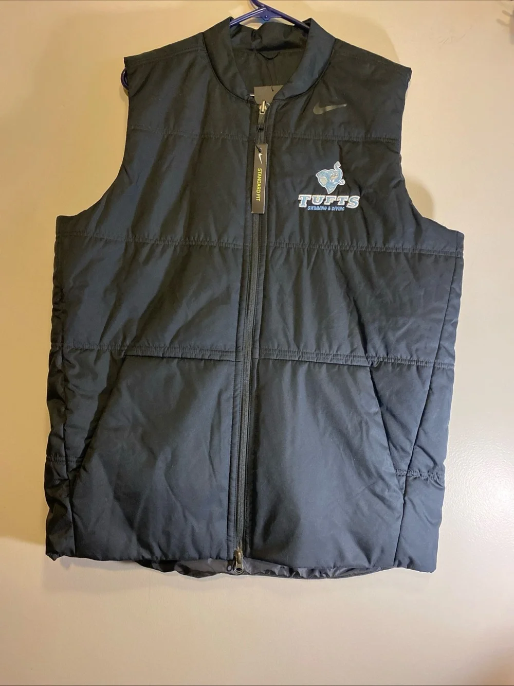 NWT Nike Vest Mens Large Black Synthetic Fill Core Tufts Swimming-dive  Full Zip